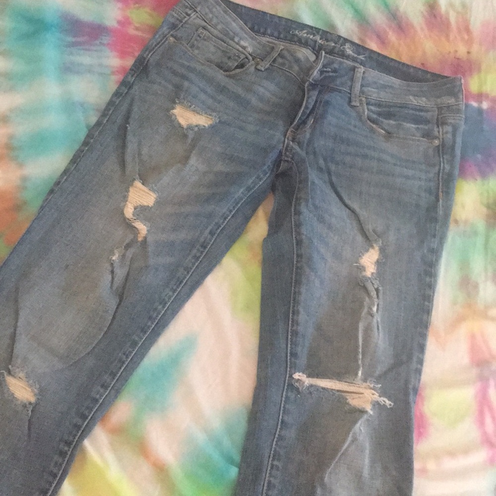 AE distressed light wash jeans 6 reg